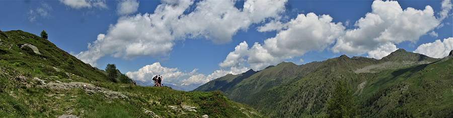 Sul sent. GVO-112 in passaggio dai Laghi di porcile al Passo di Tartano